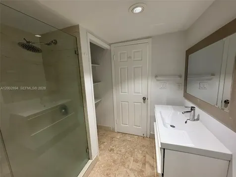 240 Lakeview Drive Weston FL 33326