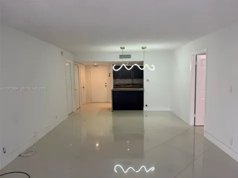 240 Lakeview Drive Weston FL 33326