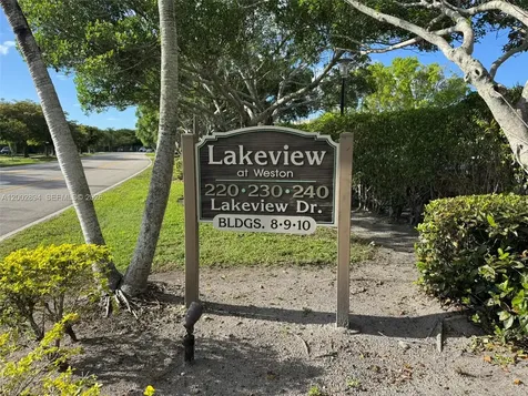 240 Lakeview Drive Weston FL 33326