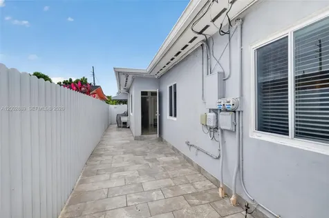 1130-1132 NW 34th Avenue Miami FL 33125