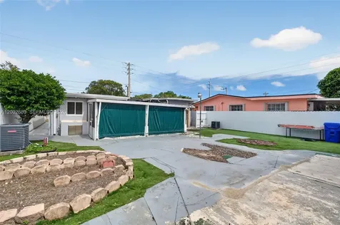 1130-1132 NW 34th Avenue Miami FL 33125