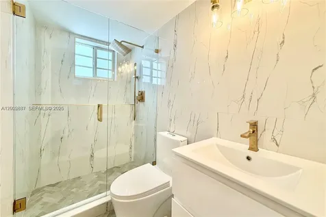 4122 Collins Avenue Miami Beach FL 33140
