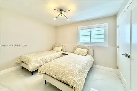 4122 Collins Avenue Miami Beach FL 33140