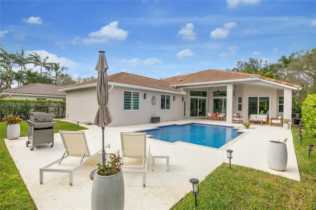 2614 Oakbrook Court Weston FL 33332