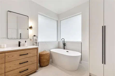 2614 Oakbrook Court Weston FL 33332