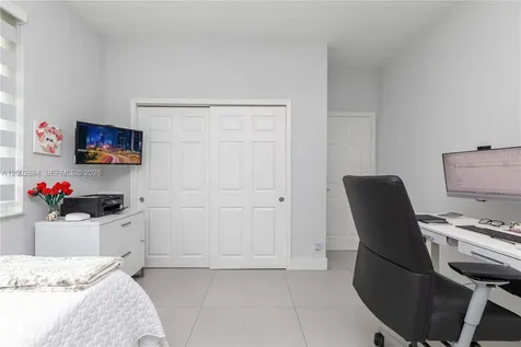 2614 Oakbrook Court Weston FL 33332