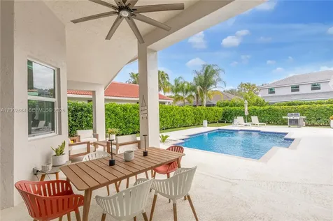 2614 Oakbrook Court Weston FL 33332