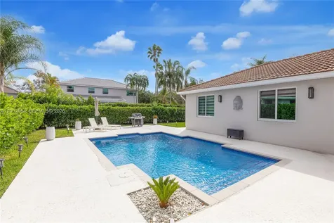 2614 Oakbrook Court Weston FL 33332