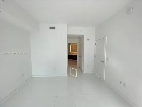 851 NE 1st Avenue Miami FL 33132