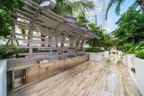 851 NE 1st Avenue Miami FL 33132