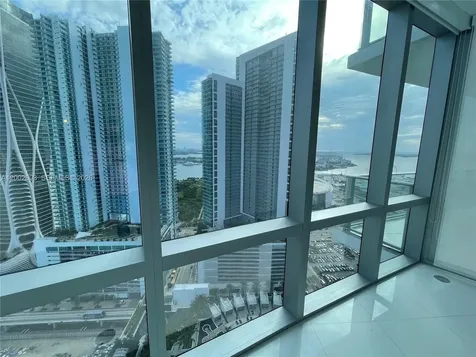 851 NE 1st Avenue Miami FL 33132