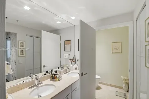 801 Brickell Key Boulevard Miami FL 33131