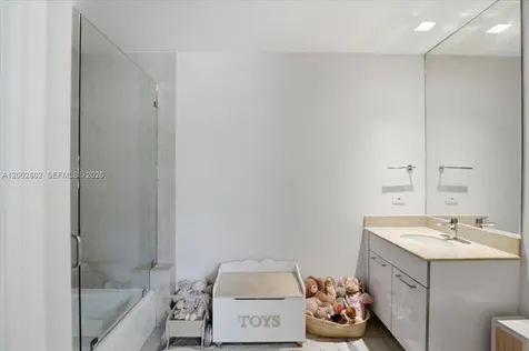 801 Brickell Key Boulevard Miami FL 33131