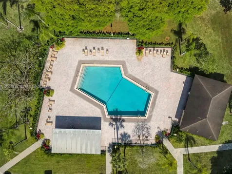 850 SW 138th Avenue Pembroke Pines FL 33027