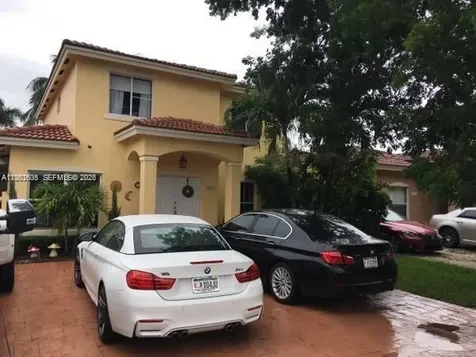 8067 NW 199th Terrace Hialeah FL 33015