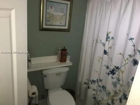 8067 NW 199th Terrace Hialeah FL 33015