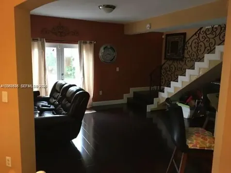 8067 NW 199th Terrace Hialeah FL 33015