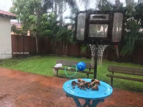 8067 NW 199th Terrace Hialeah FL 33015