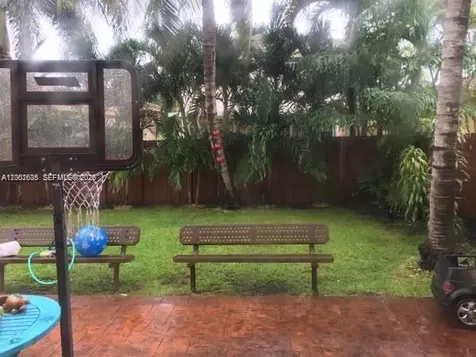 8067 NW 199th Terrace Hialeah FL 33015