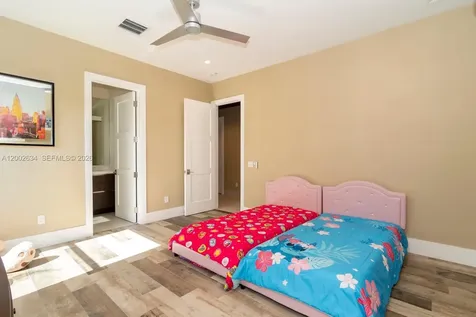 11791 NW 6th Place Plantation FL 33325