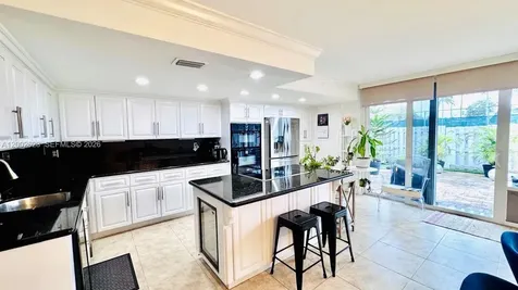 903 NE 27th Avenue Hallandale Beach FL 33009