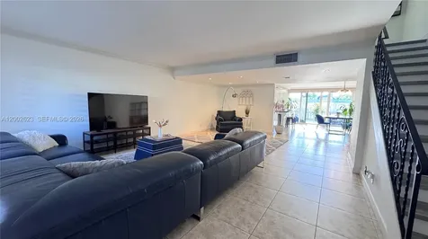 903 NE 27th Avenue Hallandale Beach FL 33009