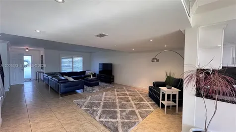 903 NE 27th Avenue Hallandale Beach FL 33009