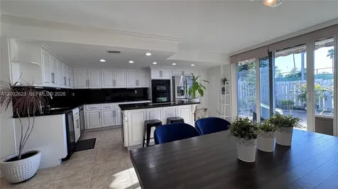 903 NE 27th Avenue Hallandale Beach FL 33009