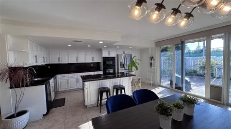903 NE 27th Avenue Hallandale Beach FL 33009