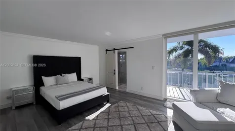 903 NE 27th Avenue Hallandale Beach FL 33009