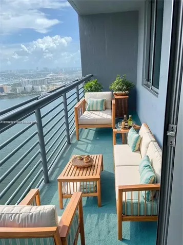 Miami FL 33131