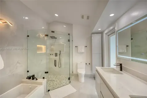 966 NW 114th Avenue Coral Springs FL 33071
