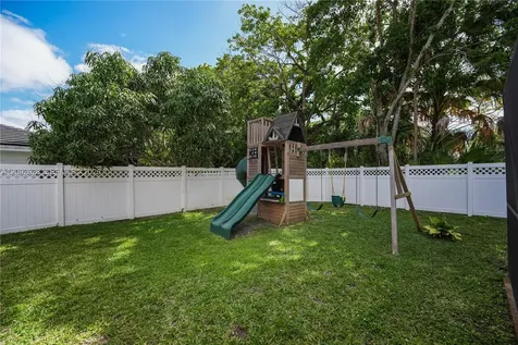 966 NW 114th Avenue Coral Springs FL 33071