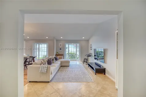 966 NW 114th Avenue Coral Springs FL 33071