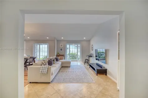 966 NW 114th Avenue Coral Springs FL 33071