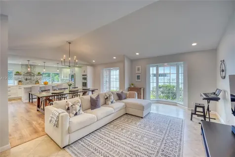 966 NW 114th Avenue Coral Springs FL 33071