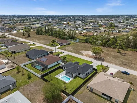 2519 NW 18th Cape Coral FL 33993