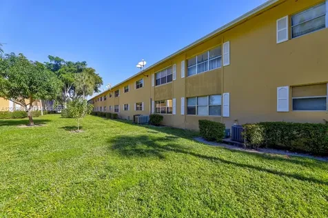 610 SE 2nd Avenue Deerfield Beach FL 33441