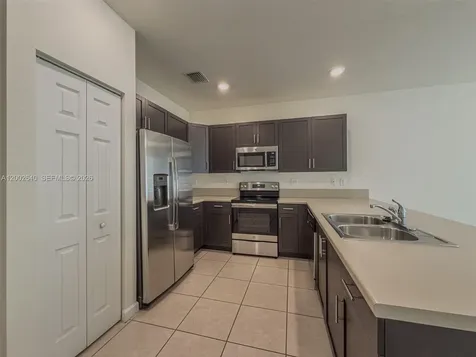 10629 W 32nd Lane Hialeah FL 33018