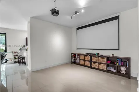 10371 W 32nd Lane Hialeah FL 33018