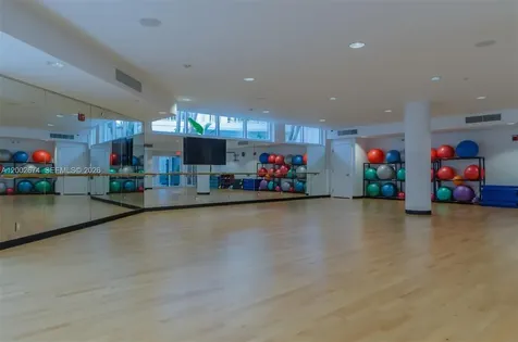 20281 E Country Club Drive Aventura FL 33180