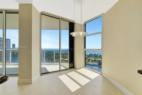 20281 E Country Club Drive Aventura FL 33180