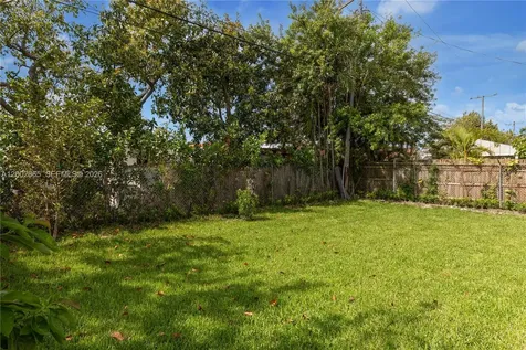 5550 SW 4th Street Miami FL 33134