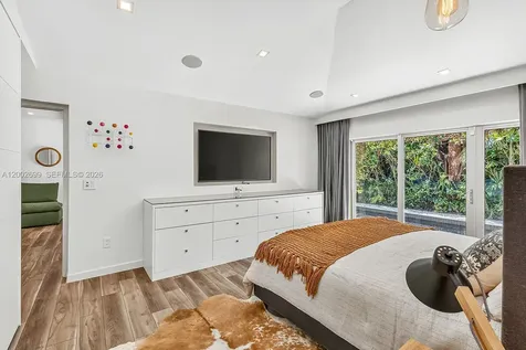 570 NE 52nd Terrace Miami FL 33137