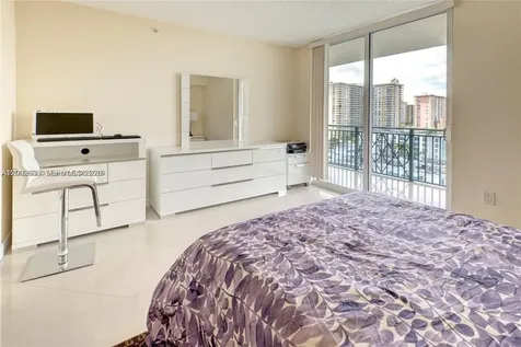 17555 Atlantic Boulevard Sunny Isles Beach FL 33160