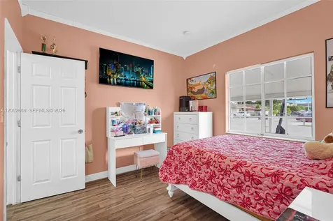 1381 W 30th Street Hialeah FL 33012