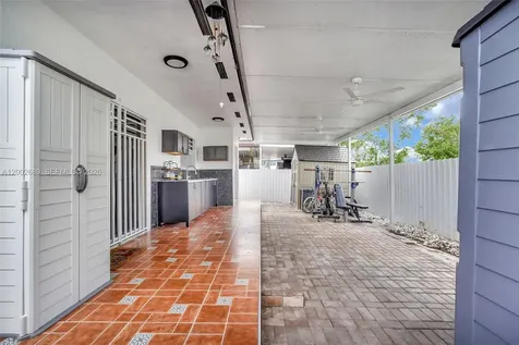 1381 W 30th Street Hialeah FL 33012