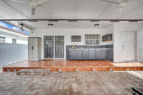 1381 W 30th Street Hialeah FL 33012