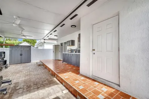 1381 W 30th Street Hialeah FL 33012