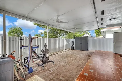 1381 W 30th Street Hialeah FL 33012